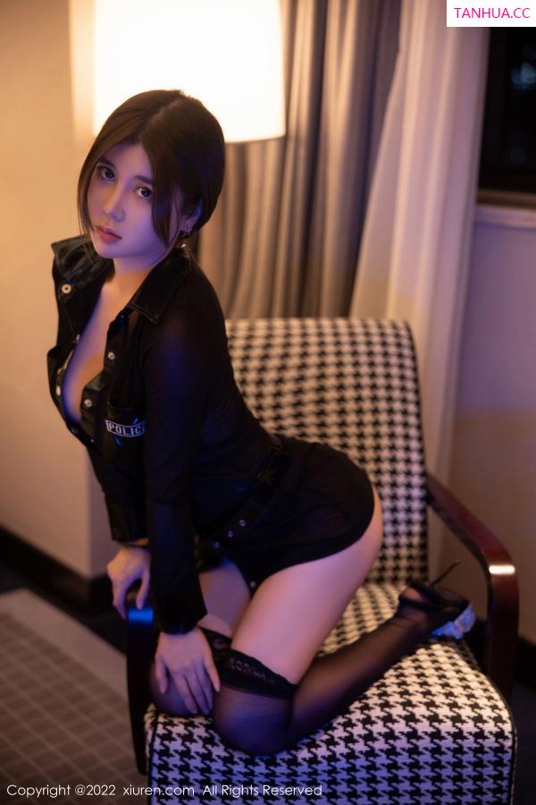 周九九 周jojobaby [XiuRen]高清写真图 2022.10.24 No.5750 周jojobaby 制服黑丝第34张图片